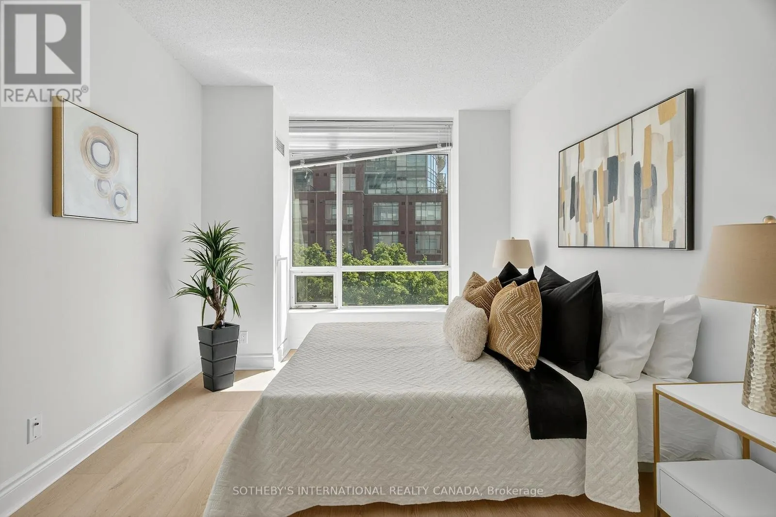 405W - 500 QUEENS QUAY W
