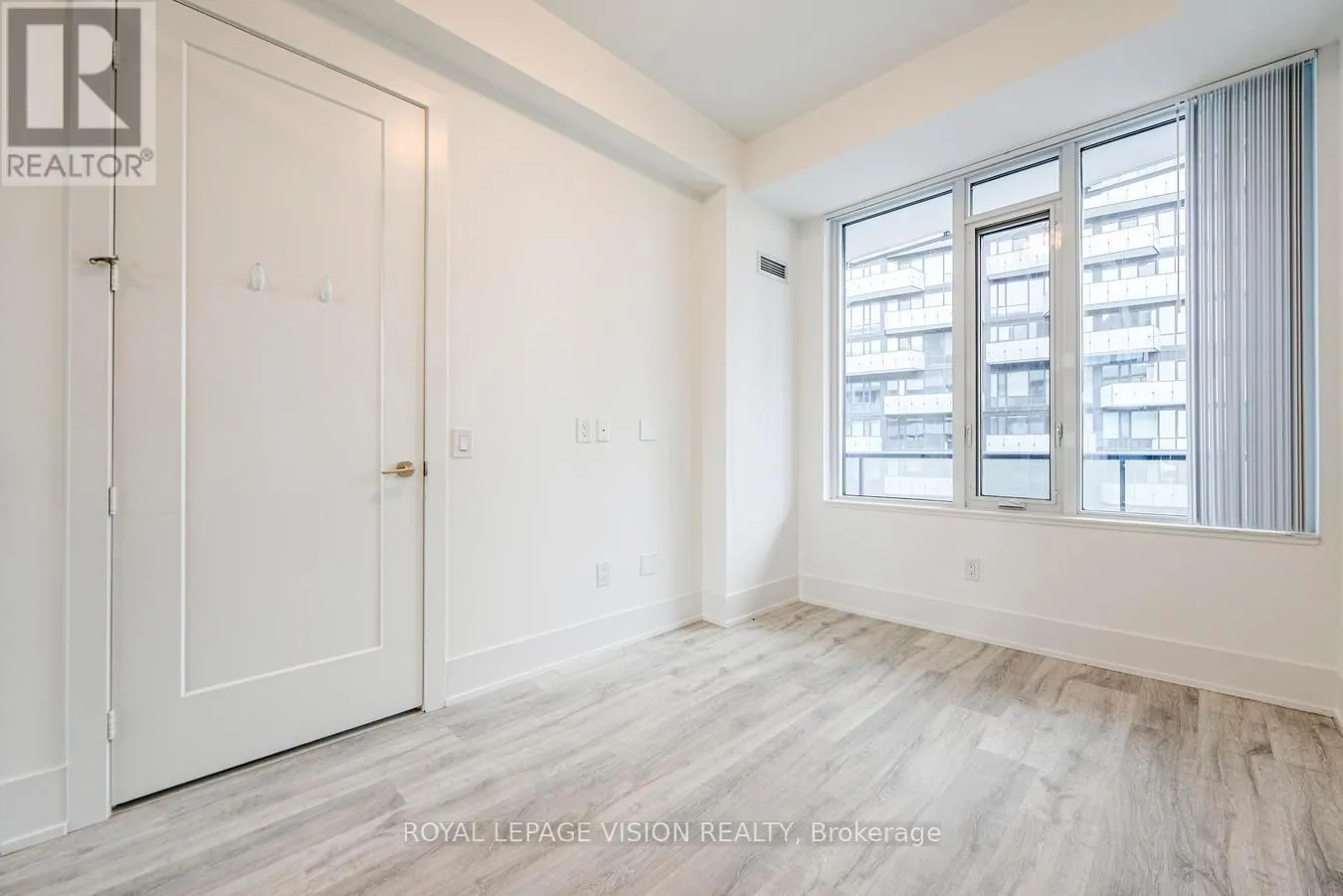 1913 - 480 FRONT STREET W