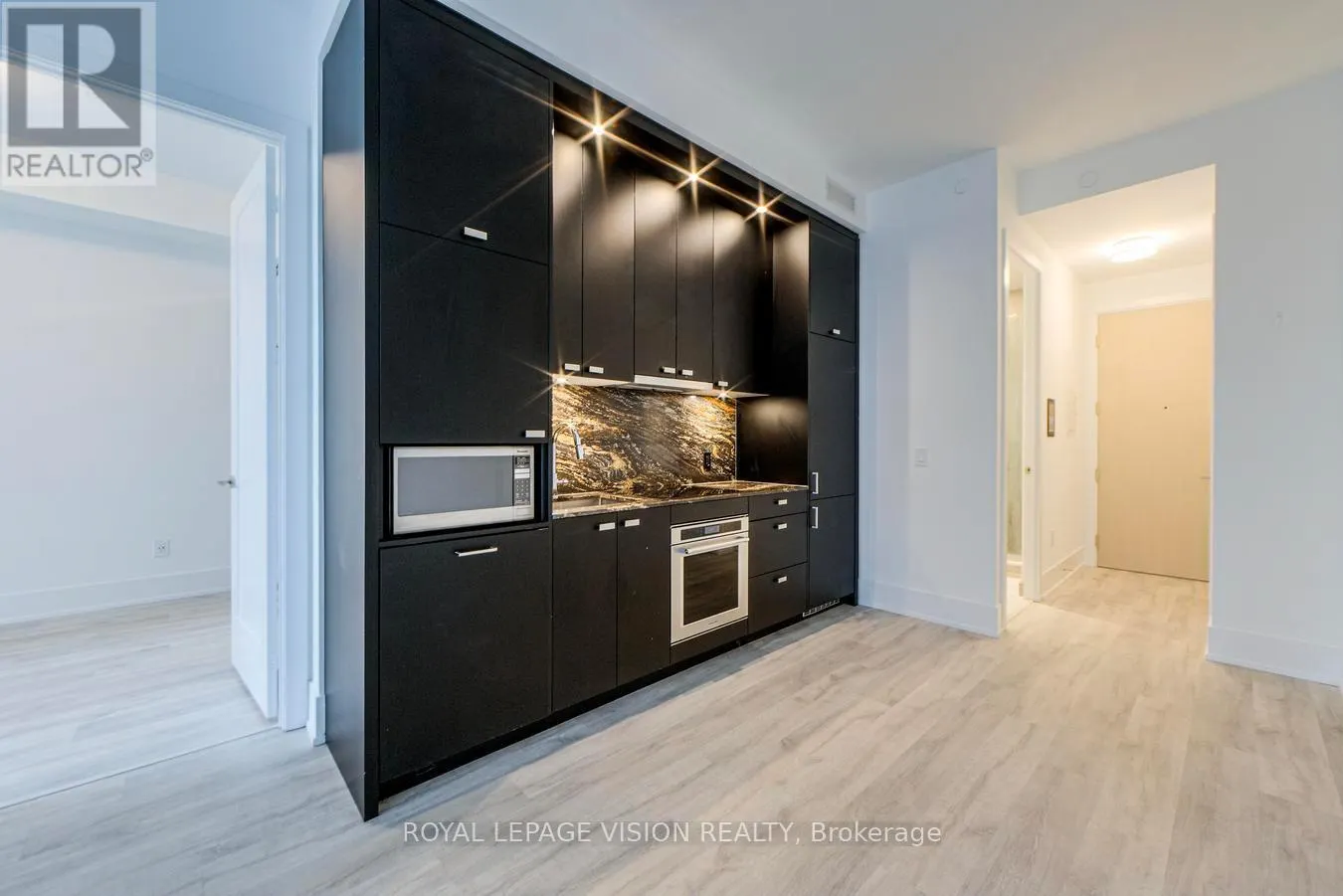 1913 - 480 FRONT STREET W