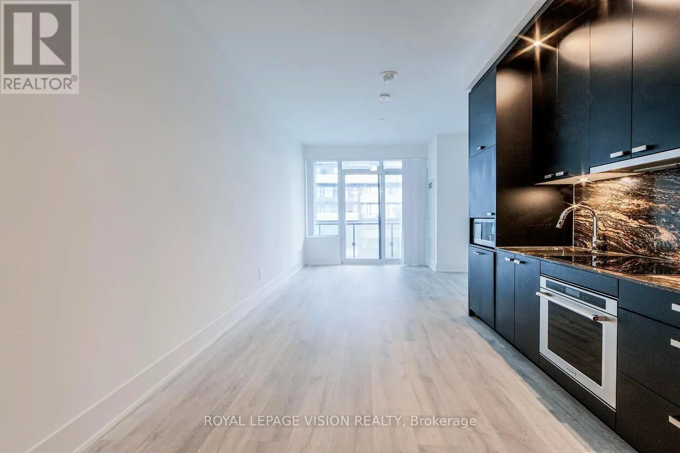 1913 - 480 FRONT STREET W
