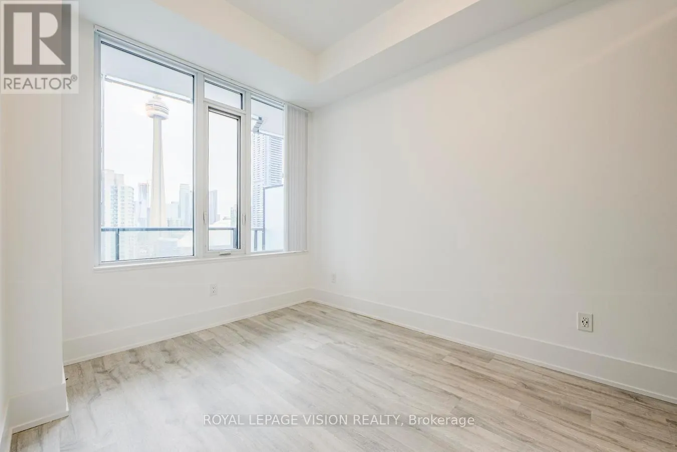 1913 - 480 FRONT STREET W