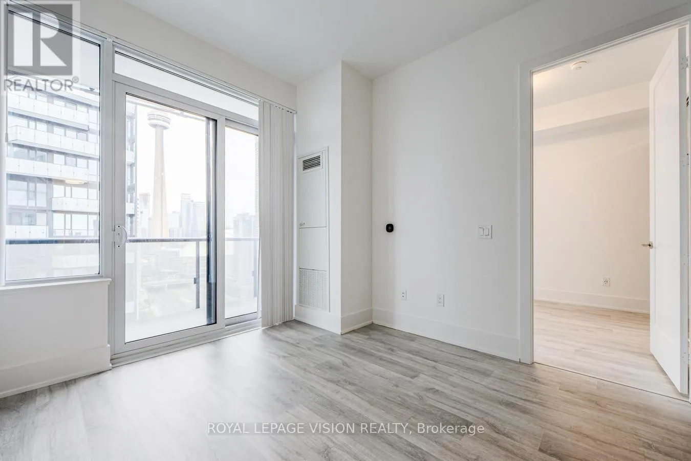 1913 - 480 FRONT STREET W