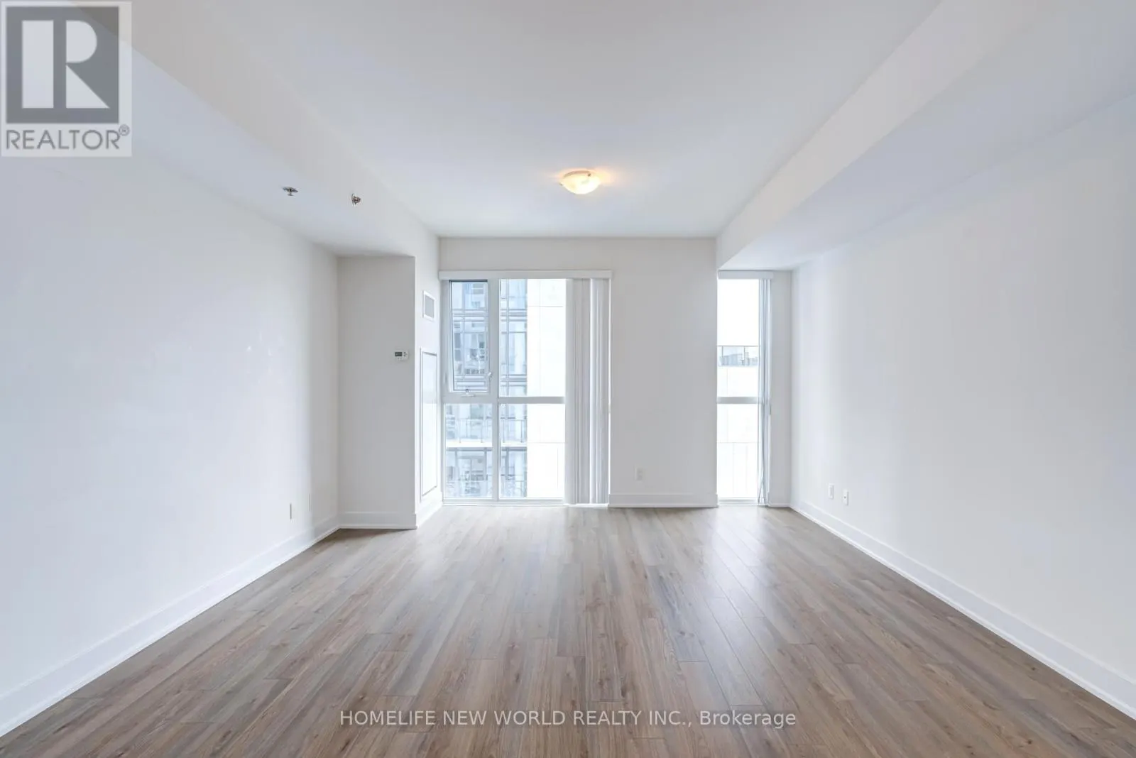 2410 - 318 RICHMOND STREET W