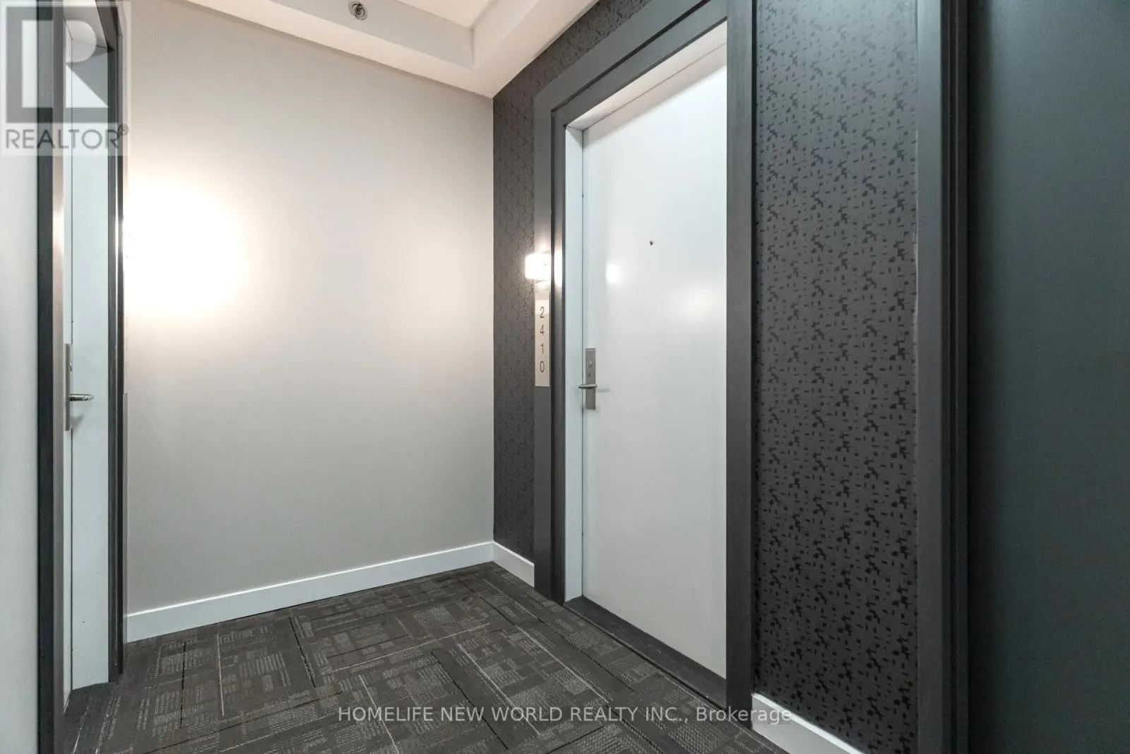 2410 - 318 RICHMOND STREET W