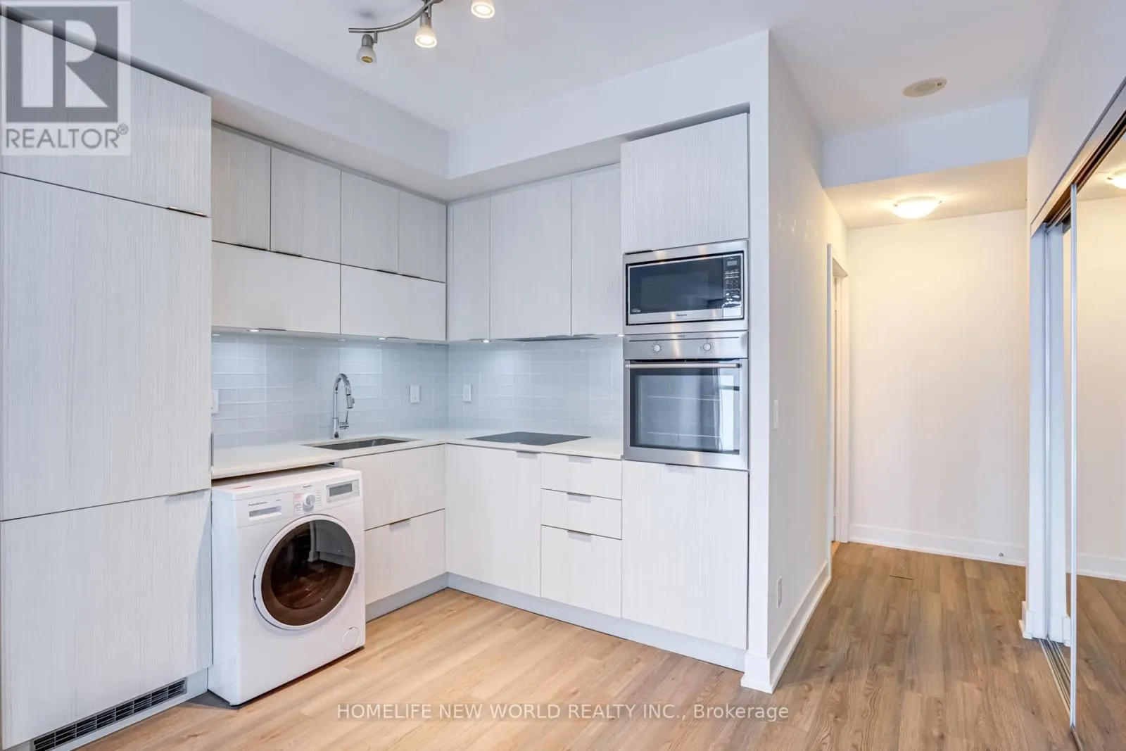 2410 - 318 RICHMOND STREET W