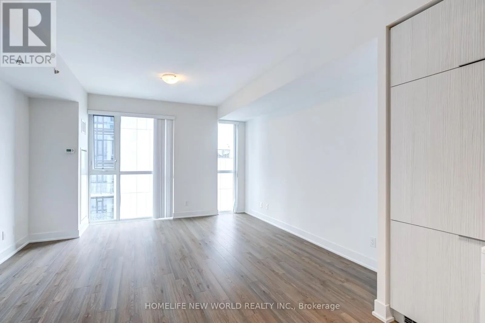 2410 - 318 RICHMOND STREET W