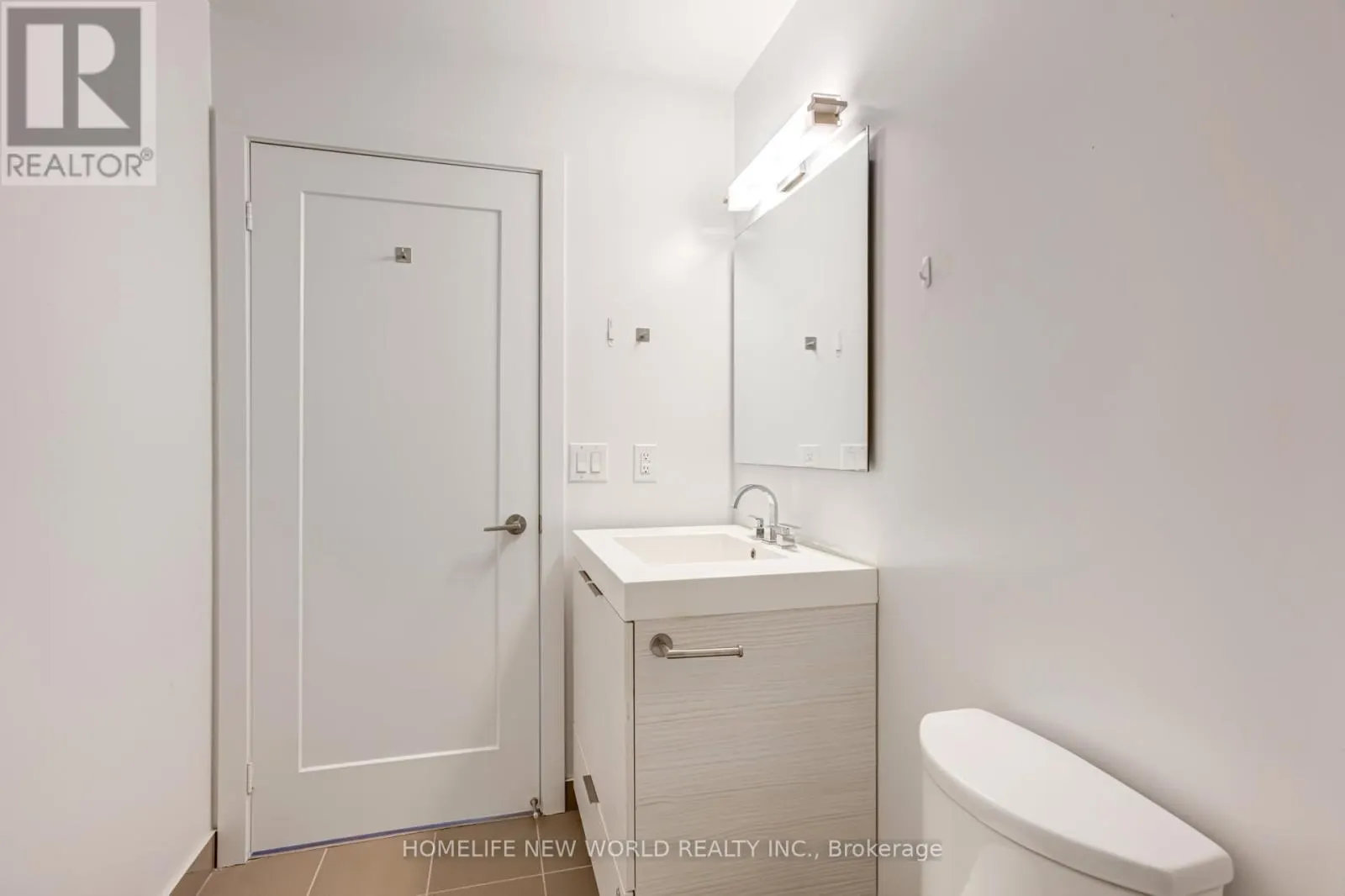 2410 - 318 RICHMOND STREET W