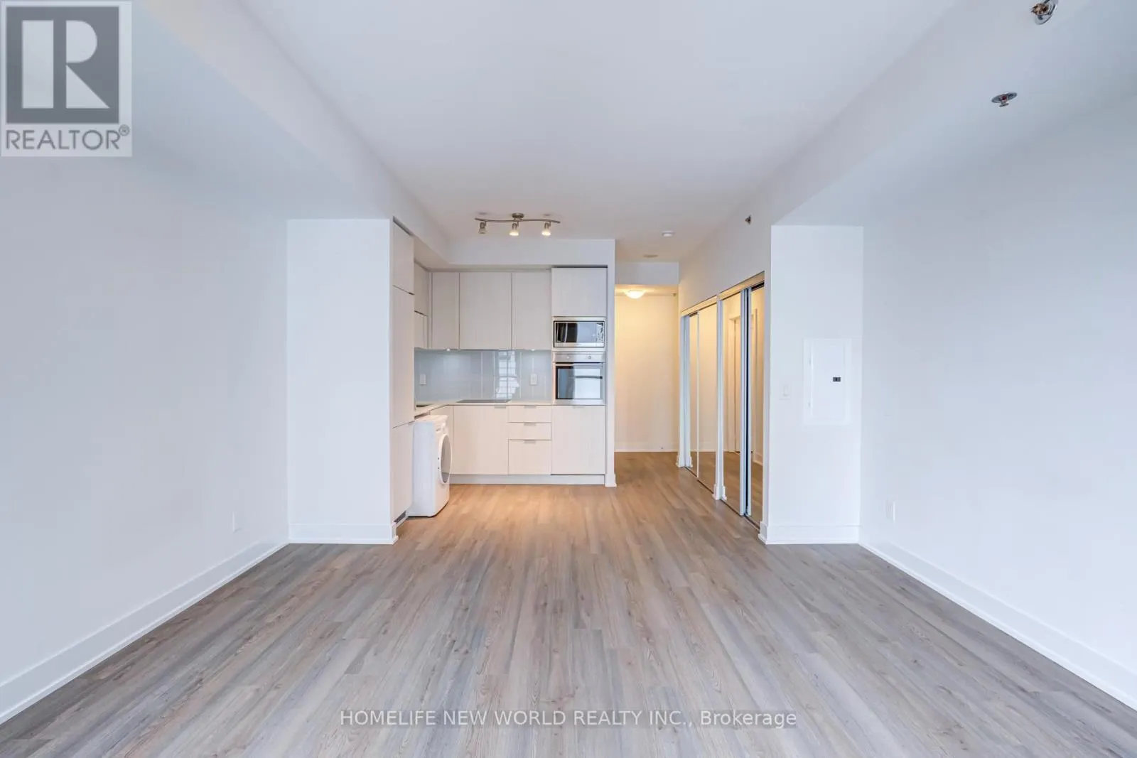 2410 - 318 RICHMOND STREET W