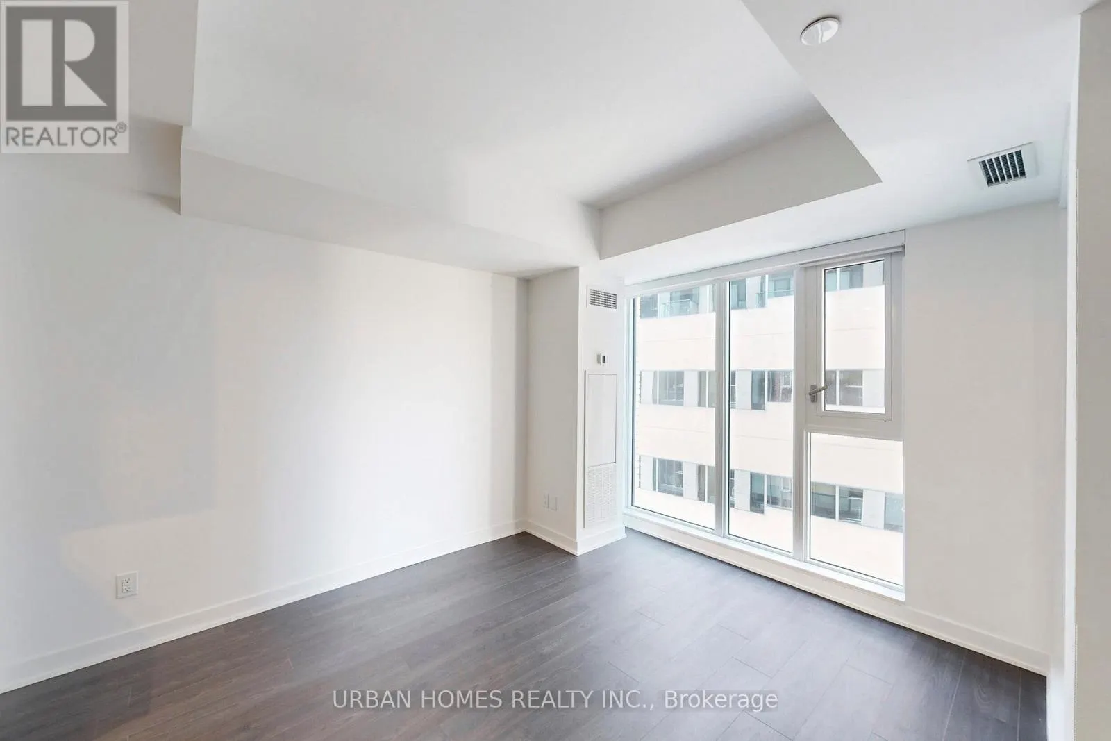 737 - 543 RICHMOND STREET W