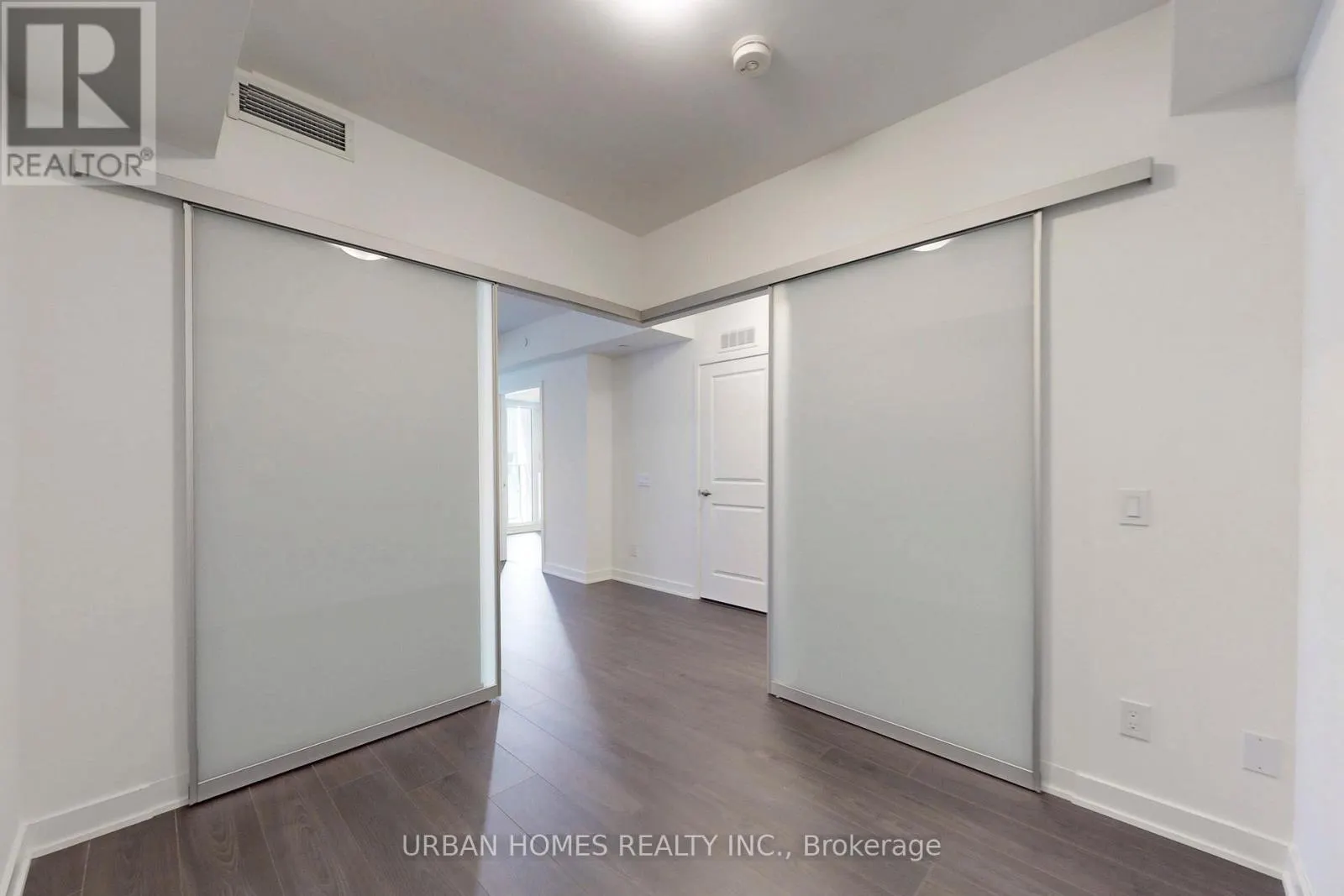 737 - 543 RICHMOND STREET W