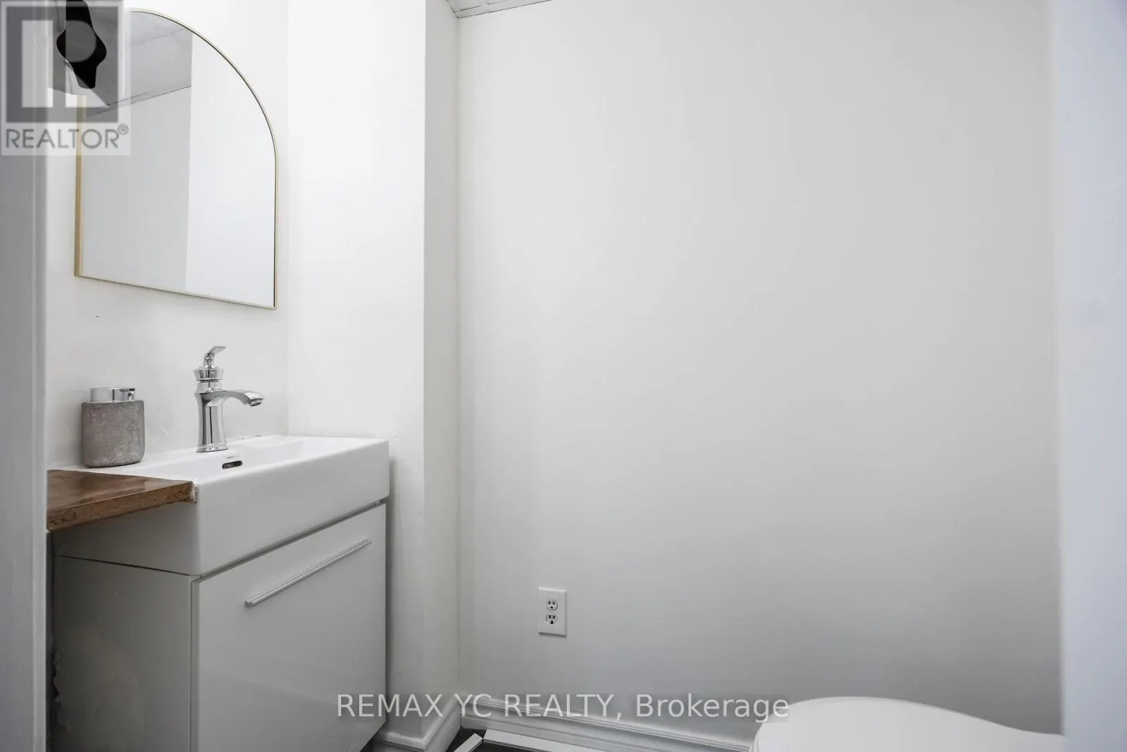 2ND FLOOR - 4864 YONGE STREET