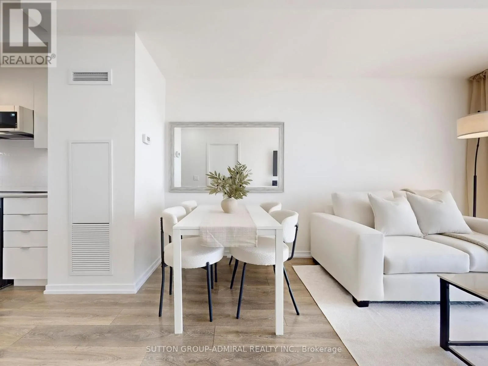 1111 - 3237 BAYVIEW AVENUE