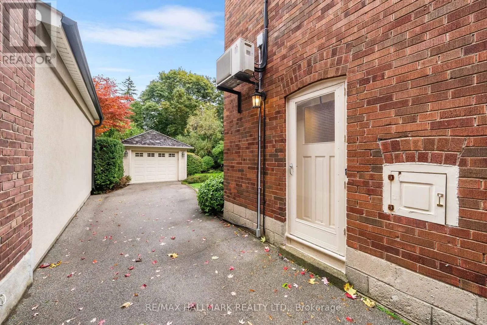 135 MONA DRIVE