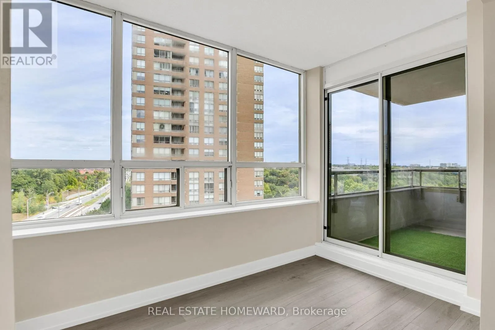 1006 - 215 WYNFORD DRIVE