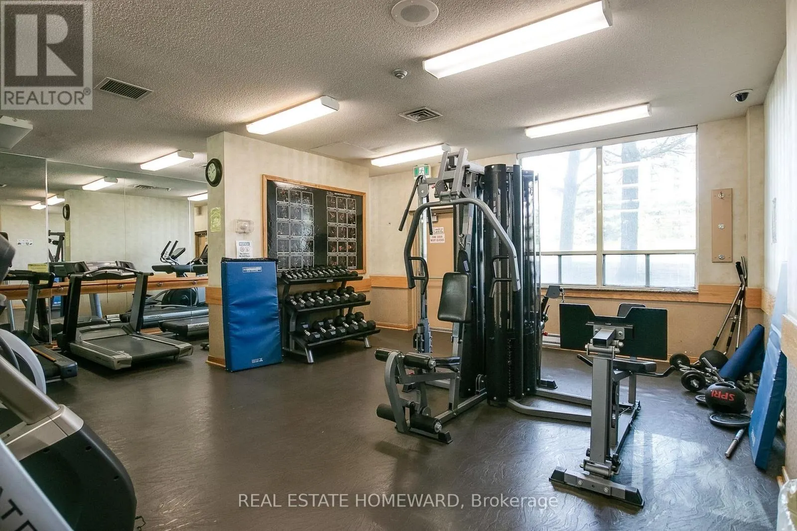 1006 - 215 WYNFORD DRIVE