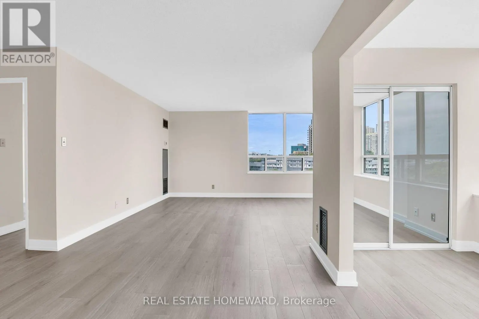 1006 - 215 WYNFORD DRIVE