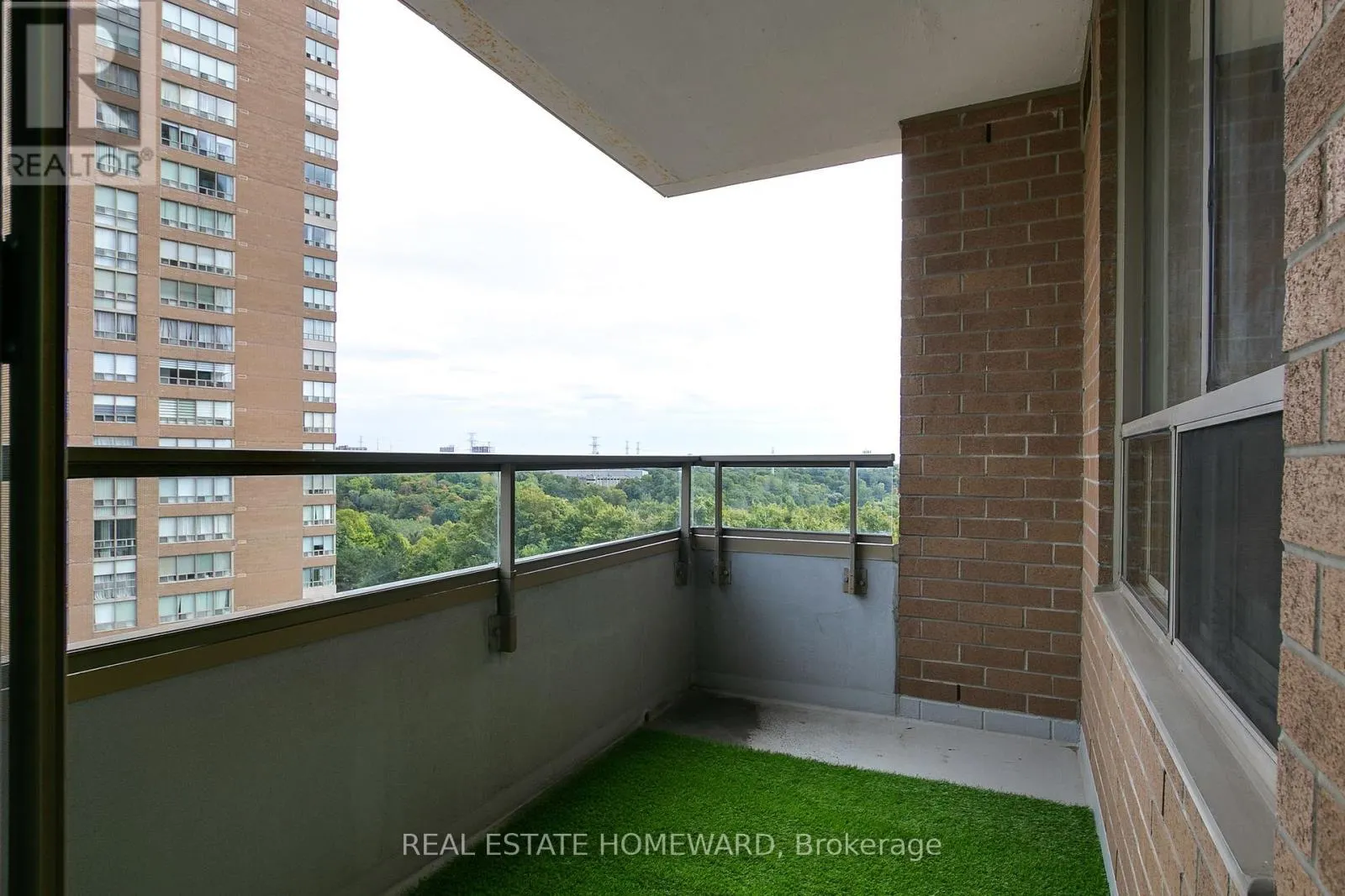 1006 - 215 WYNFORD DRIVE
