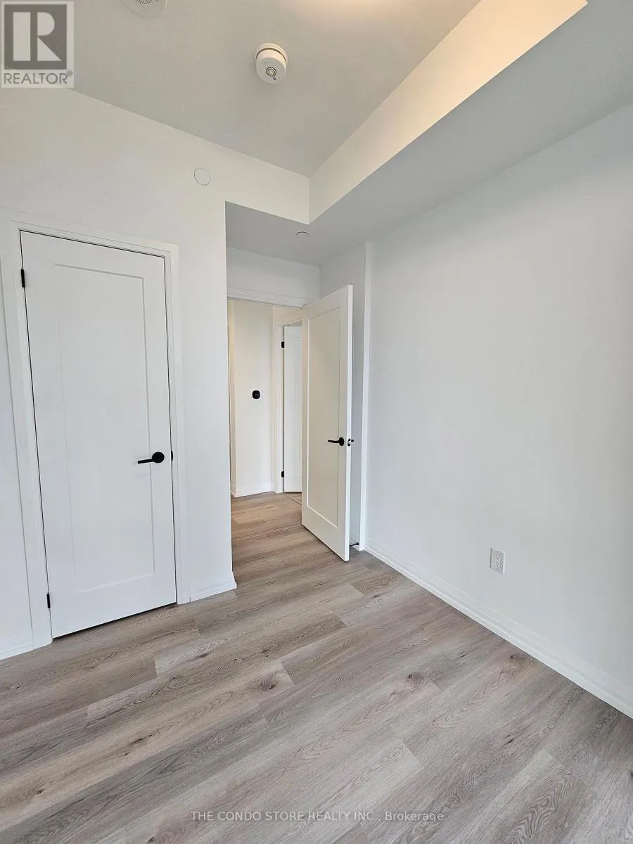 1405 - 280 DUNDAS STREET W