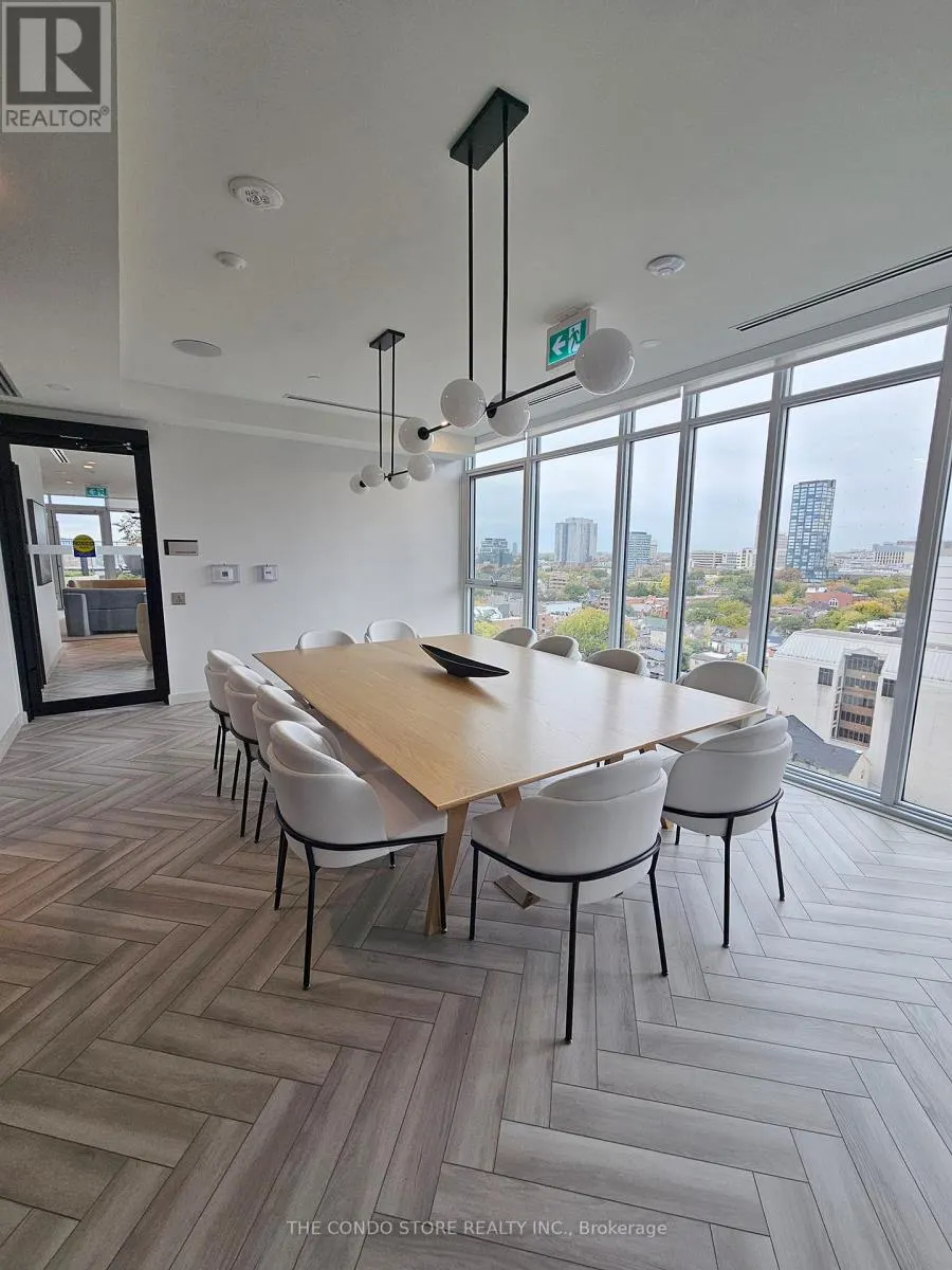 1405 - 280 DUNDAS STREET W