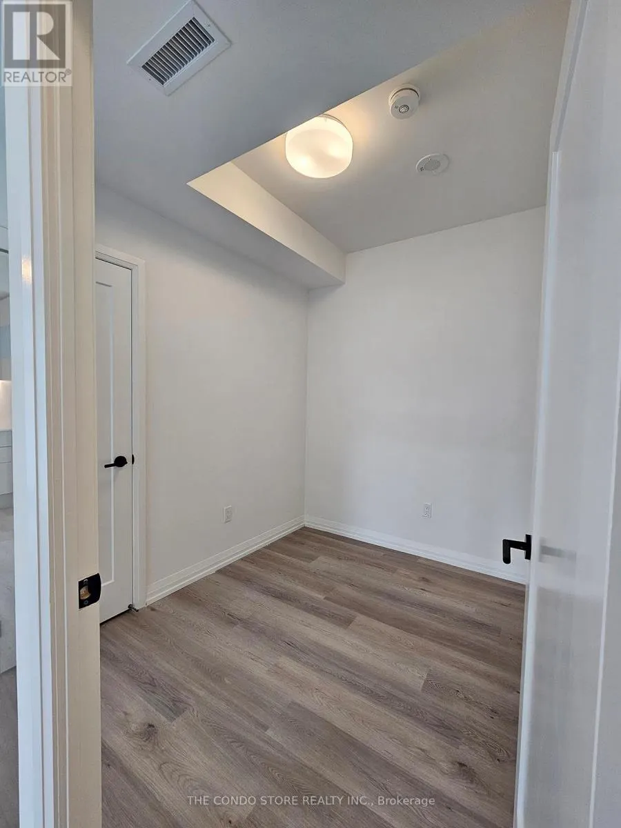 1405 - 280 DUNDAS STREET W