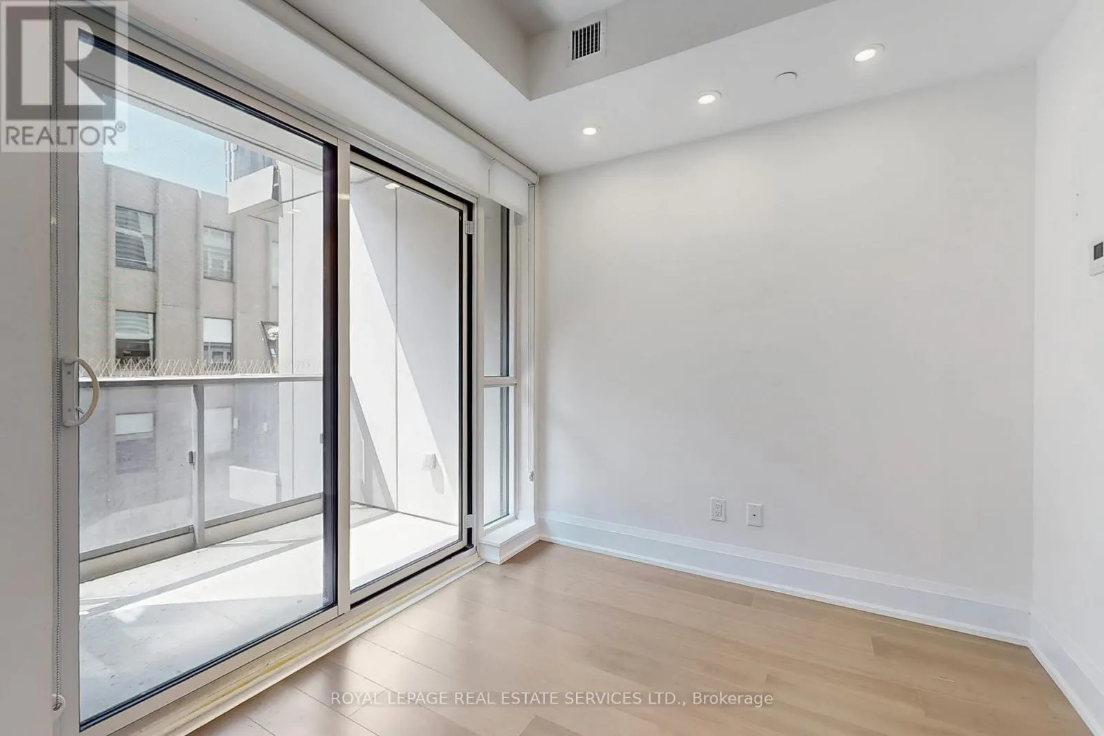 808 - 88 CUMBERLAND STREET