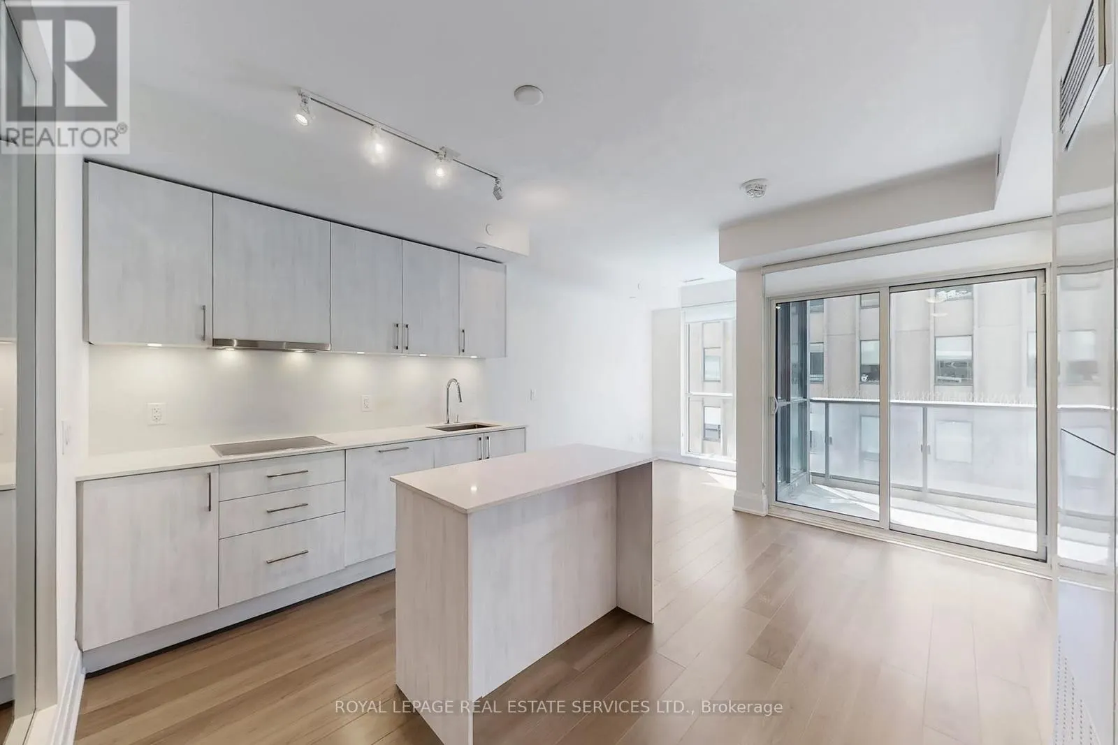 808 - 88 CUMBERLAND STREET