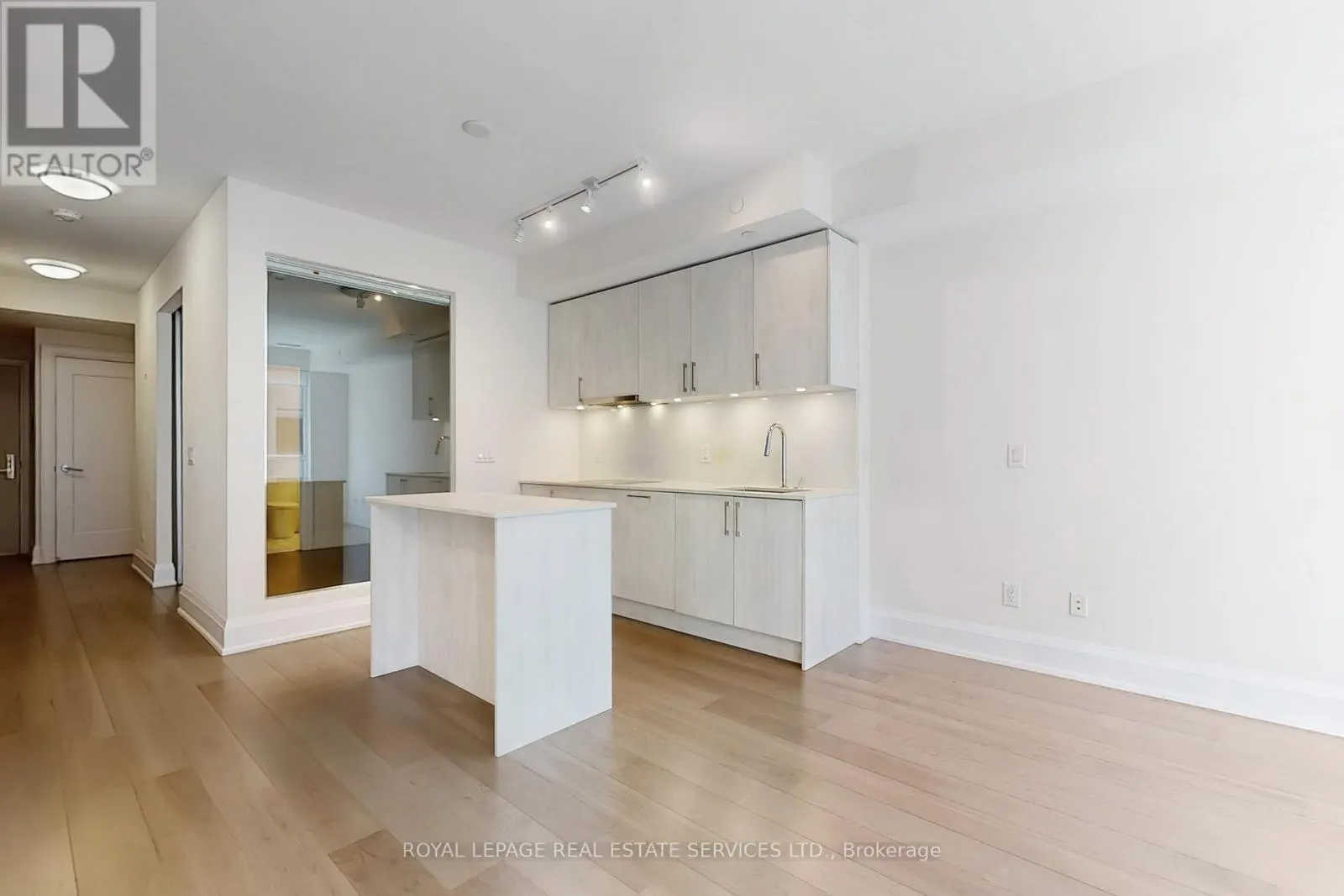808 - 88 CUMBERLAND STREET