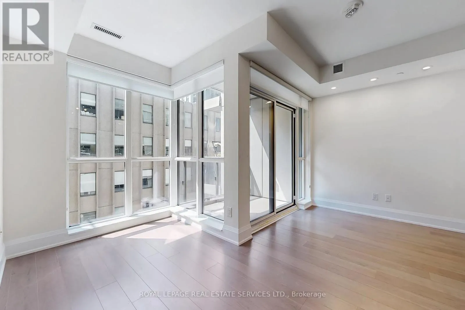 808 - 88 CUMBERLAND STREET
