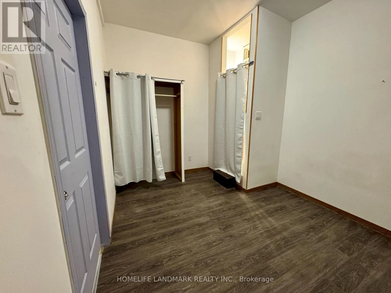 6 - 450 SPADINA AVENUE