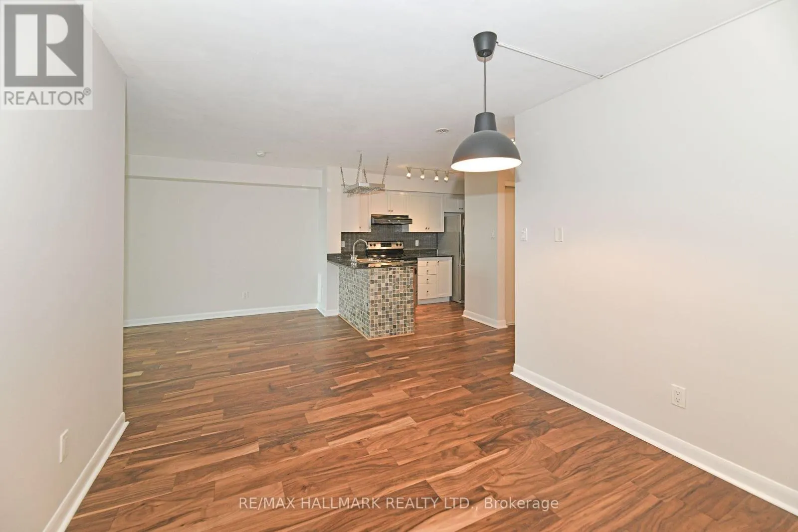 1008 - 323 RICHMOND STREET E