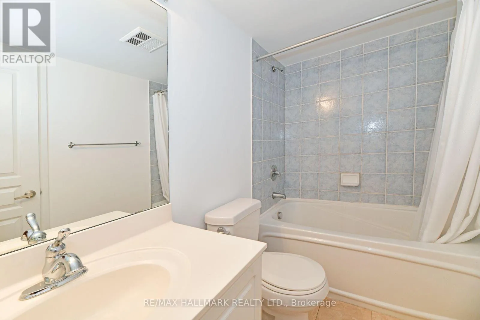 1008 - 323 RICHMOND STREET E
