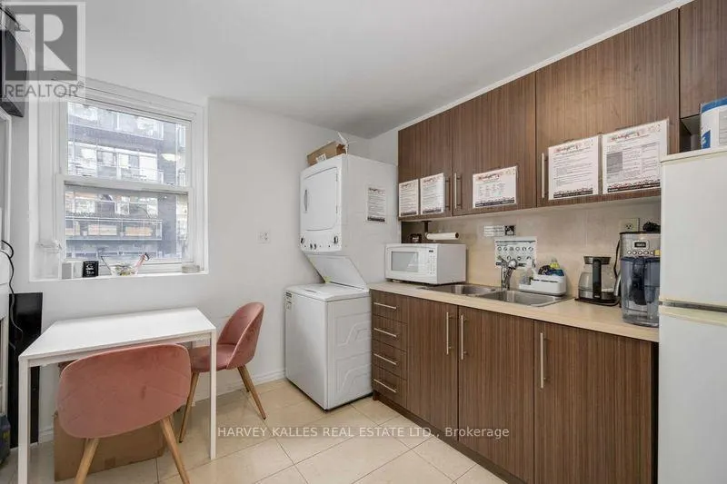 617 KING STREET W