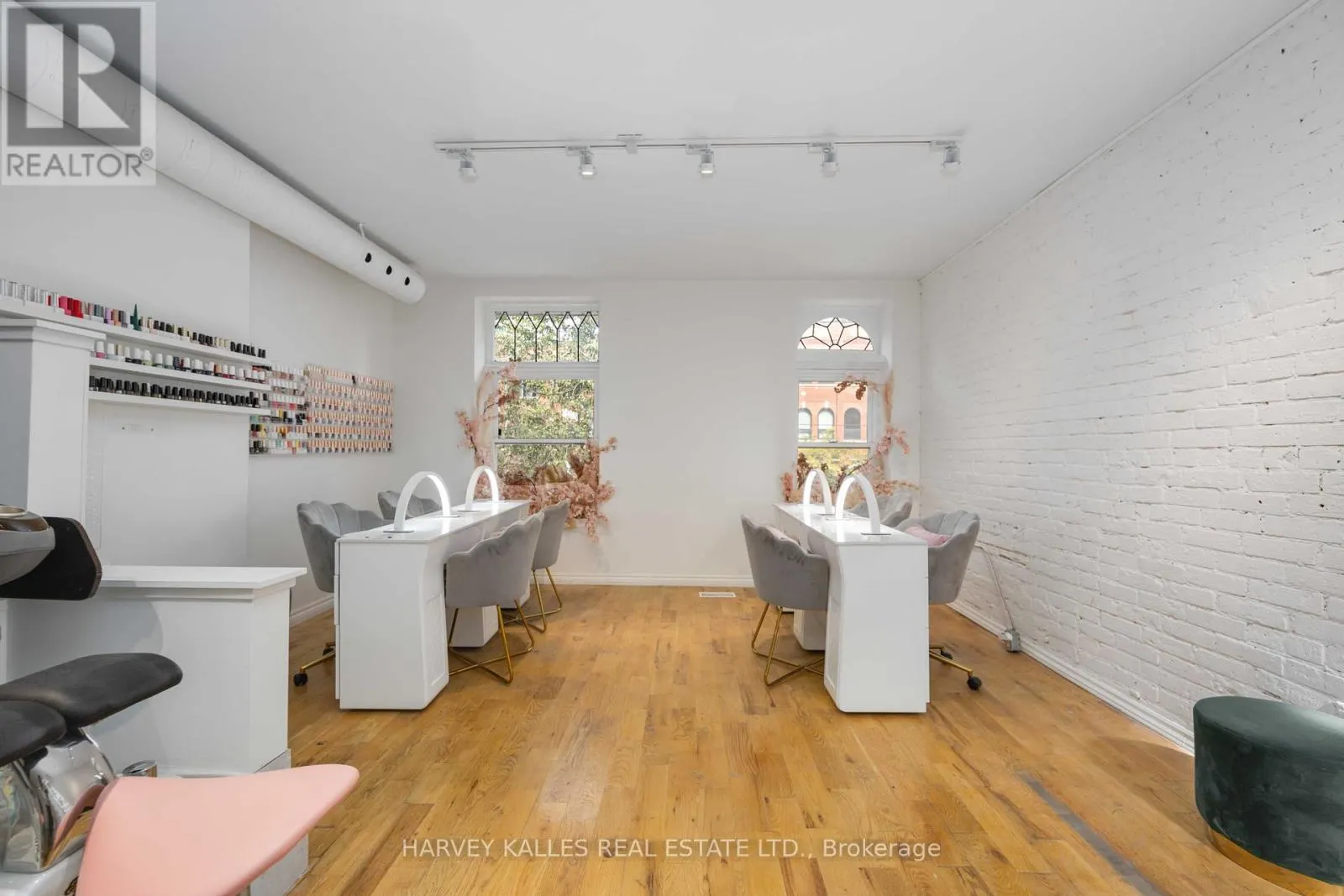 617 KING STREET W