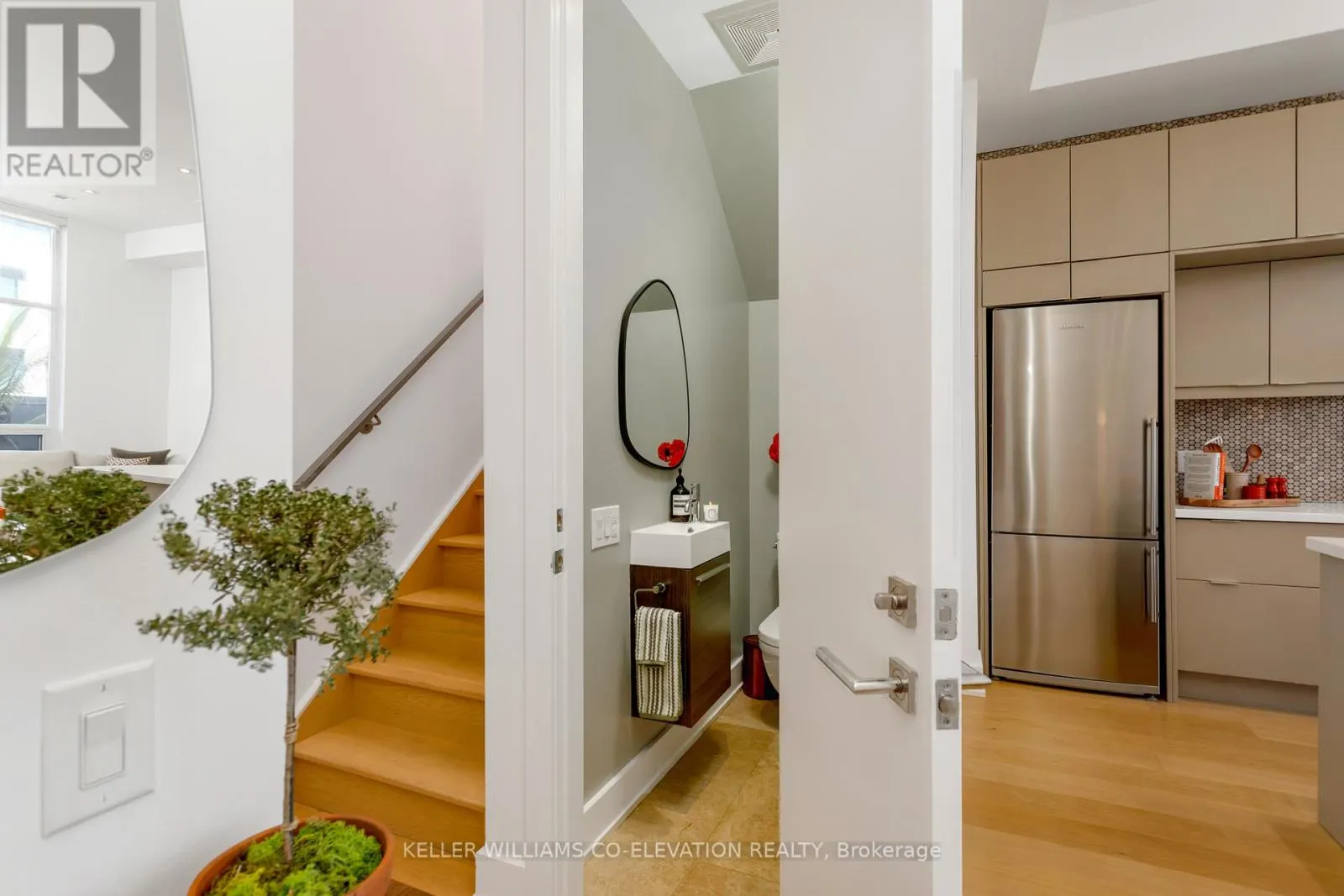 204 - 483 DUPONT STREET