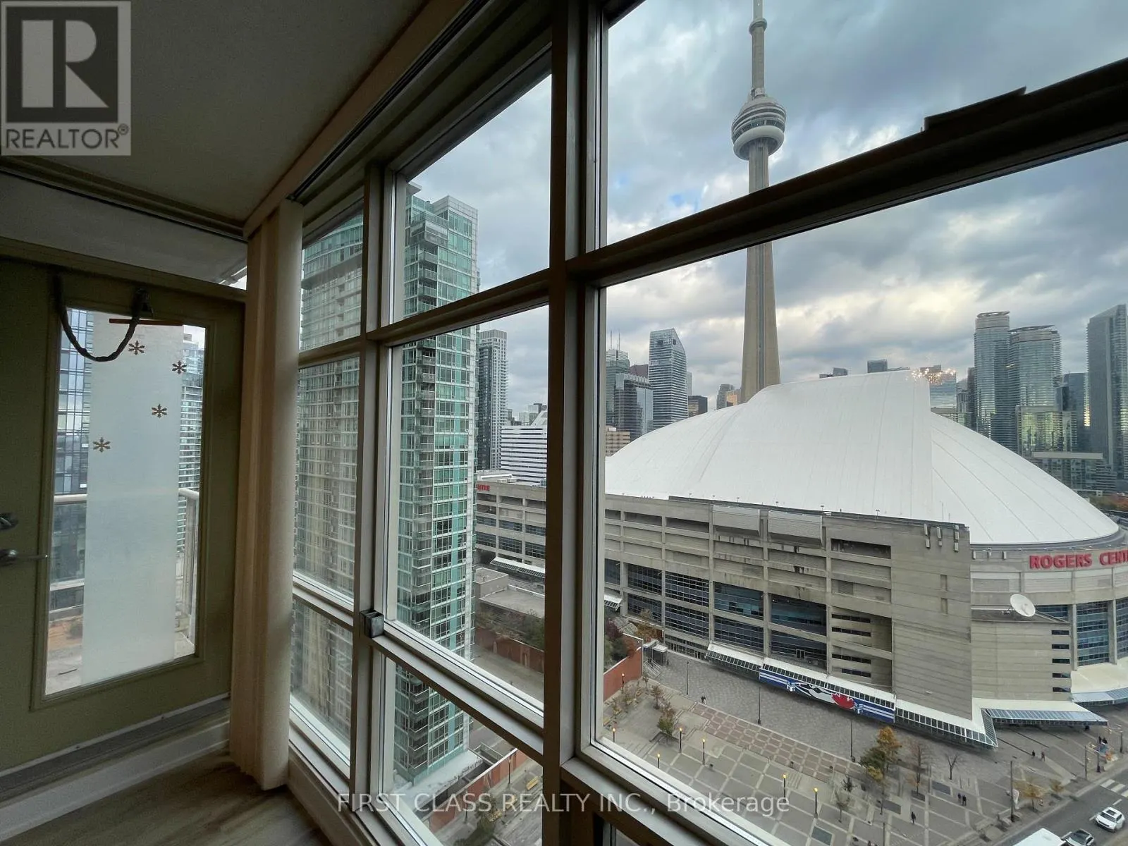 2507 - 10 NAVY WHARF COURT