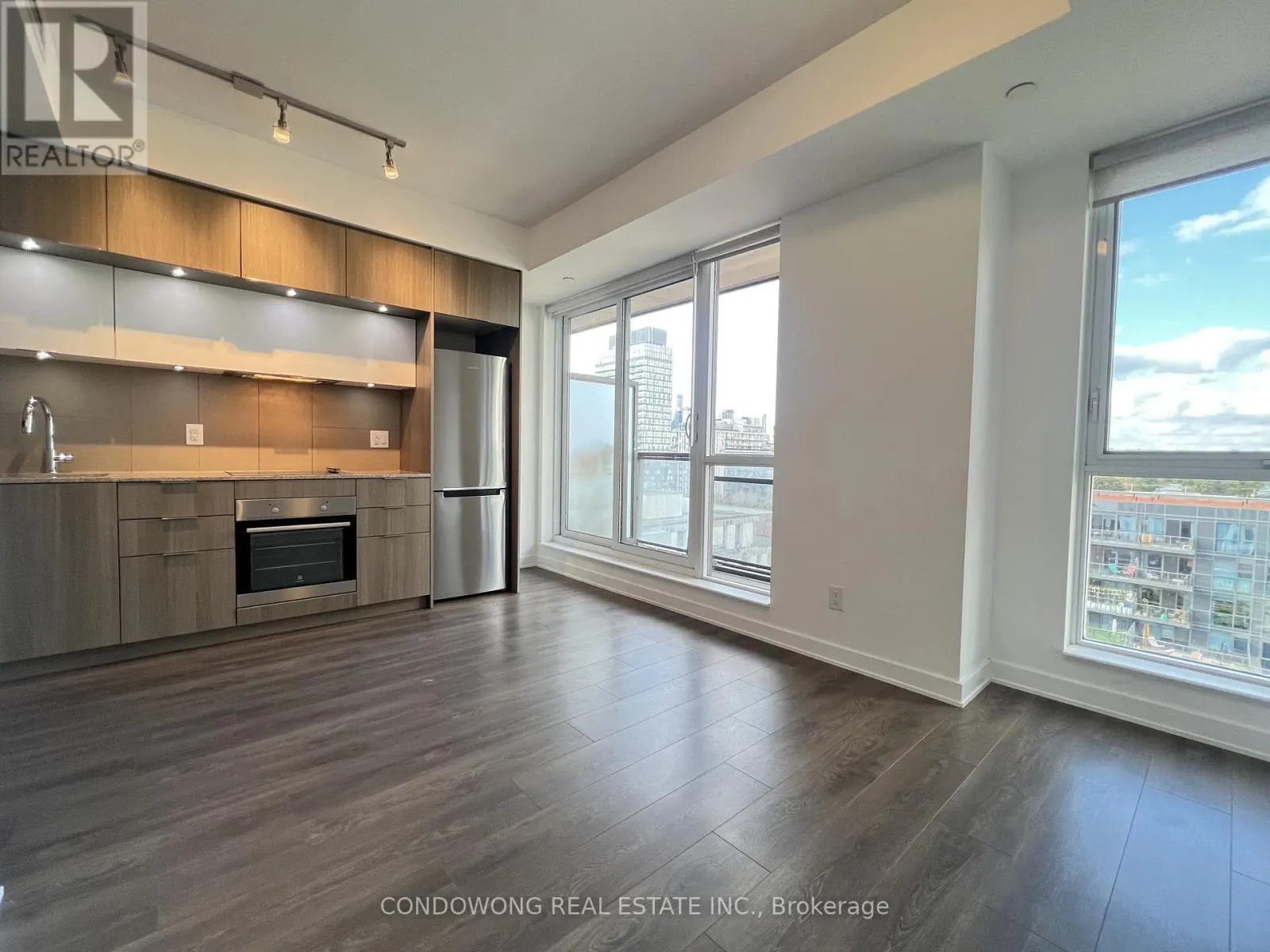 1011 - 55 REGENT PARK BOULEVARD