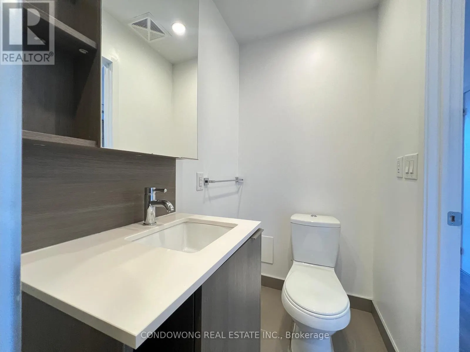 1011 - 55 REGENT PARK BOULEVARD