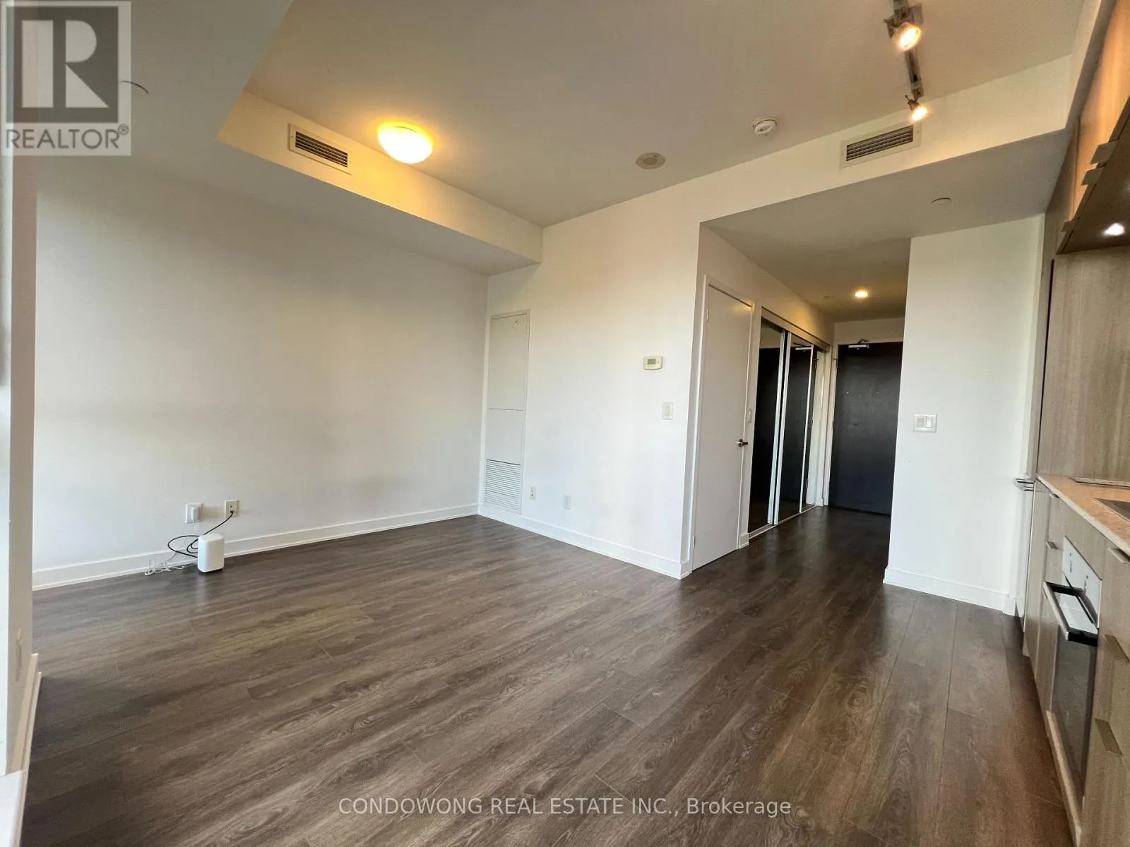 1011 - 55 REGENT PARK BOULEVARD