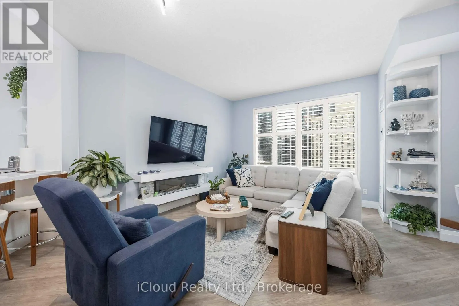 2507 - 300 BLOOR STREET E