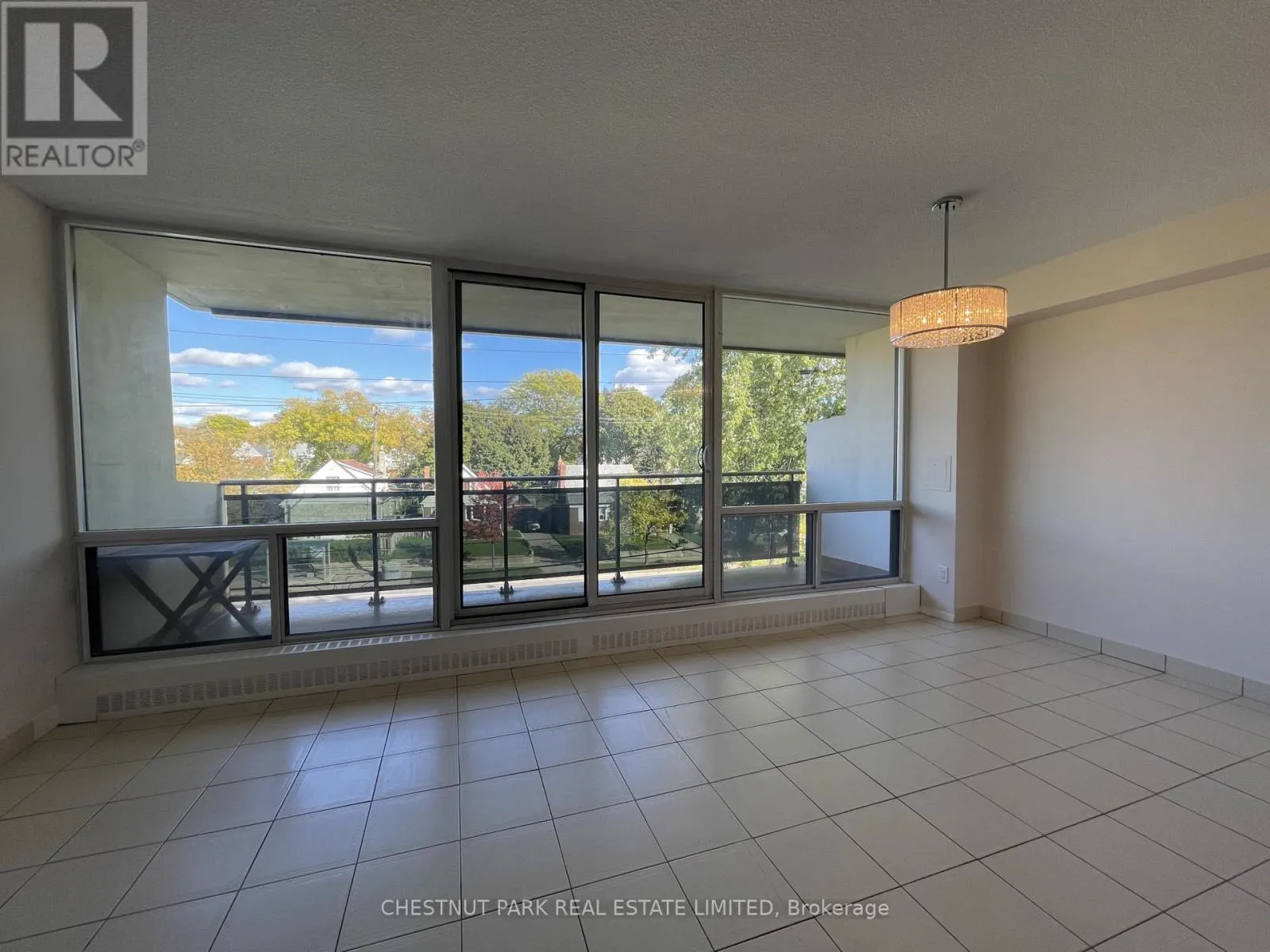 415 - 10 SUNRISE AVENUE