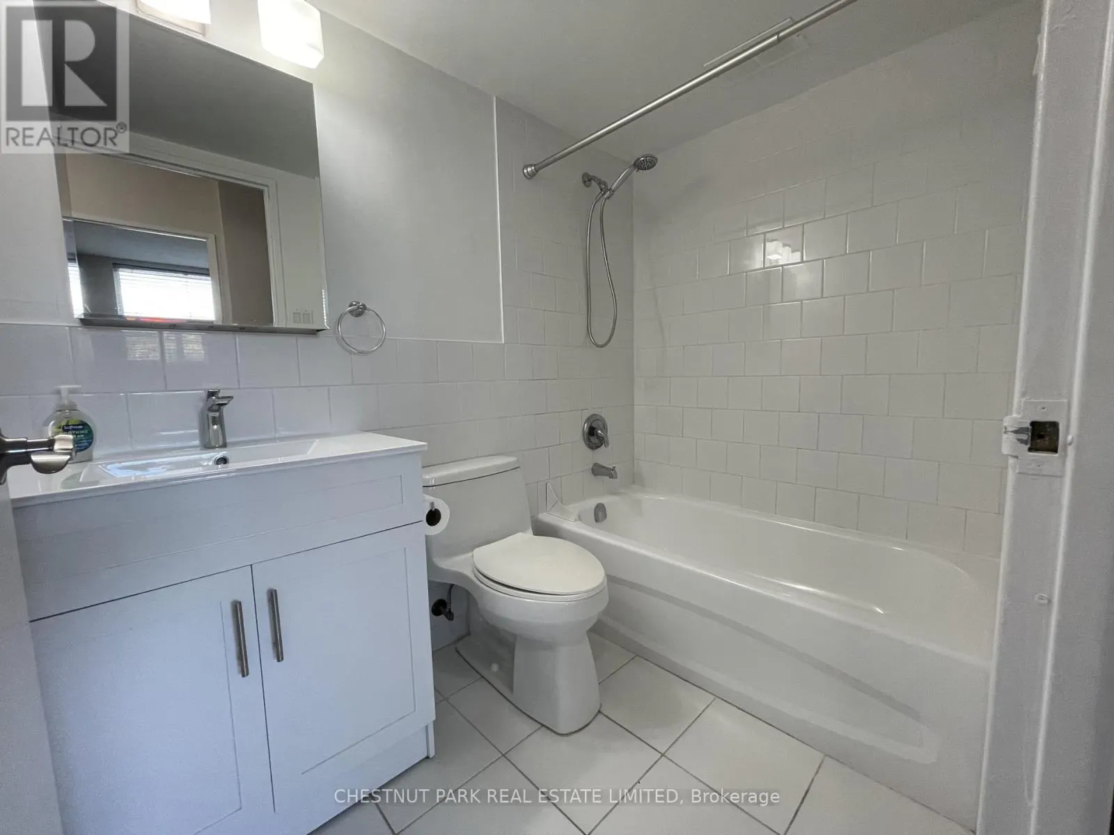 415 - 10 SUNRISE AVENUE