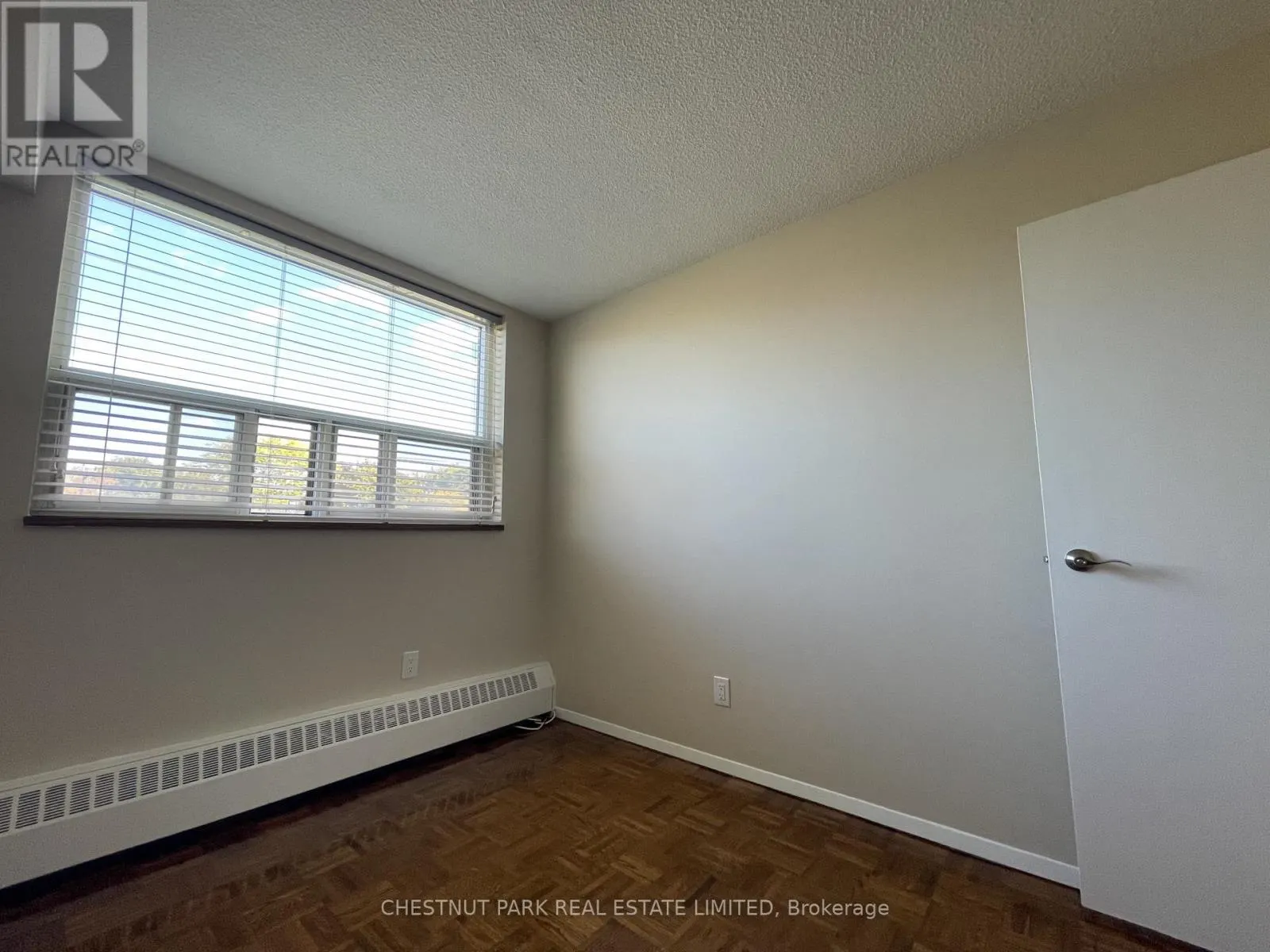 415 - 10 SUNRISE AVENUE