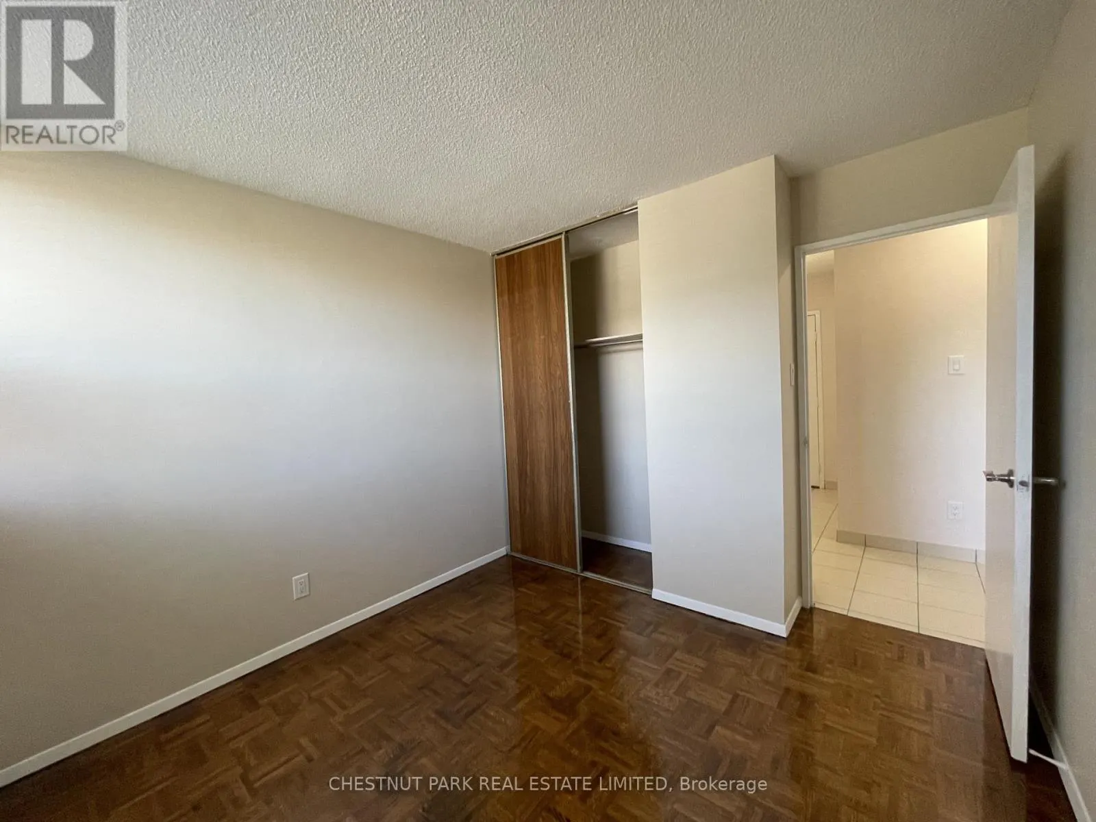 415 - 10 SUNRISE AVENUE