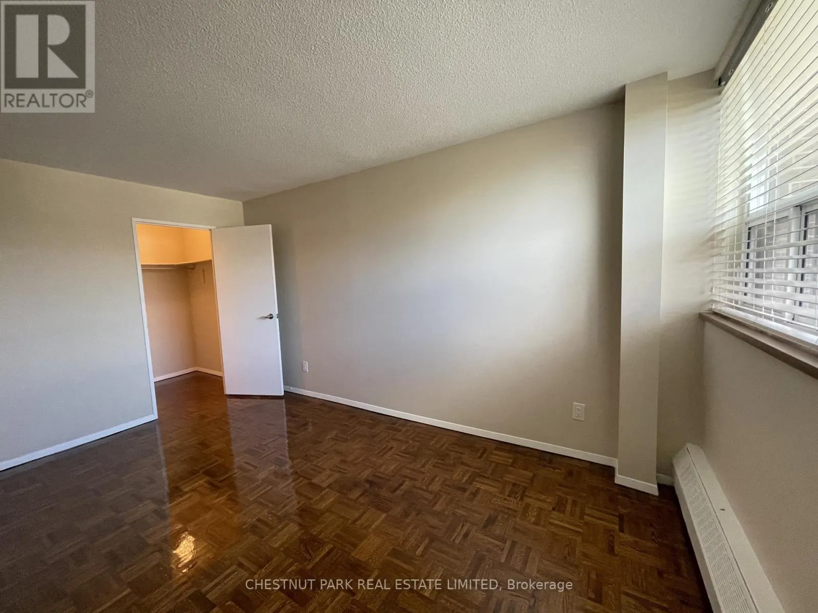 415 - 10 SUNRISE AVENUE