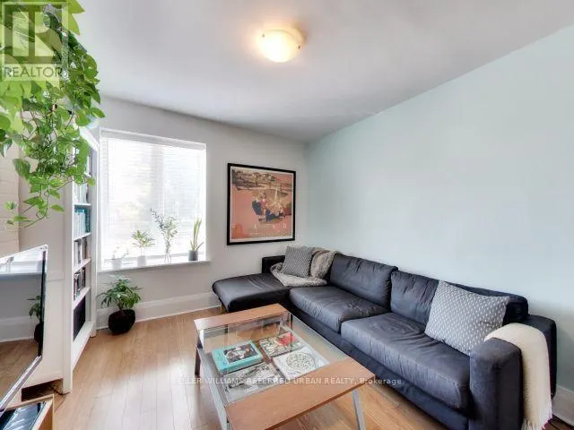 4 STONEHOUSE CRESCENT