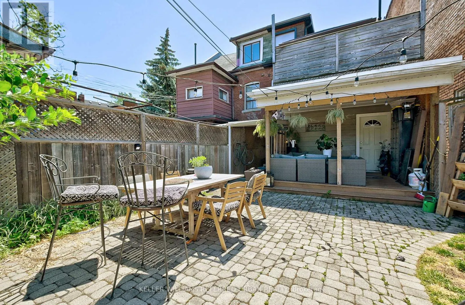 4 STONEHOUSE CRESCENT