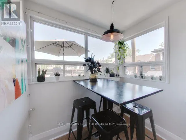 4 STONEHOUSE CRESCENT