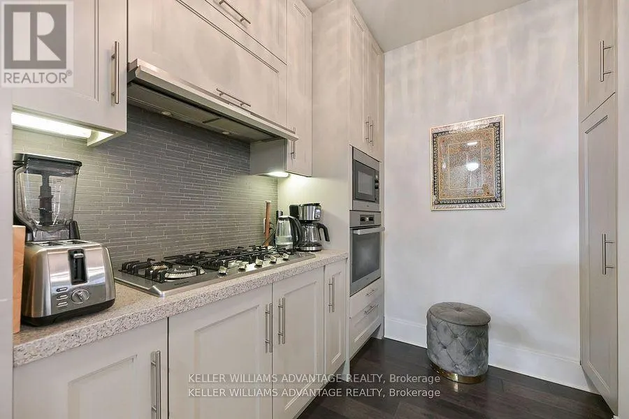 616 - 29 QUEENS QUAY E