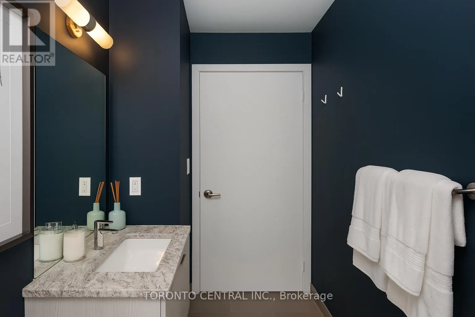512 - 109 OSSINGTON AVENUE