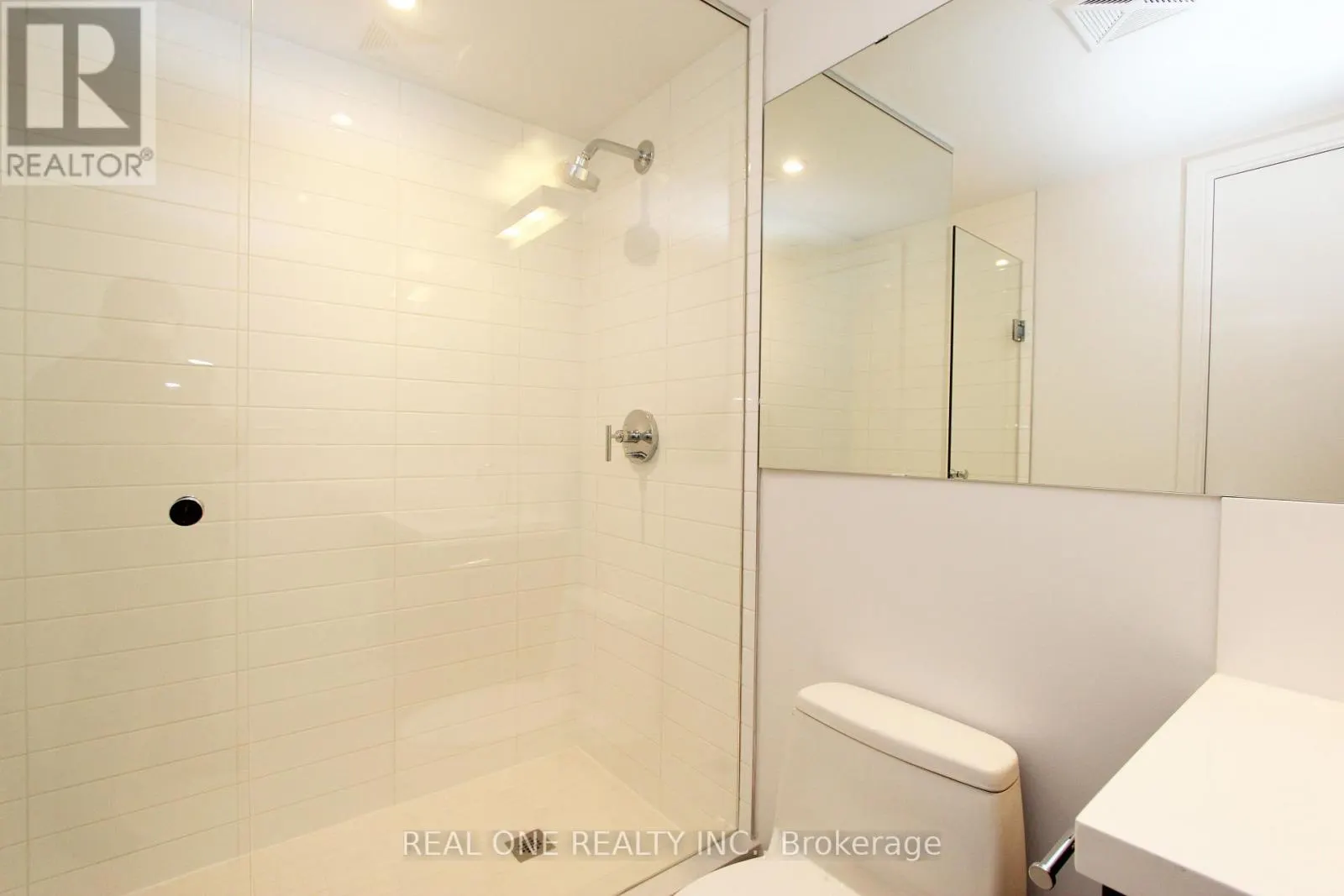 3903 - 42 CHARLES STREET E